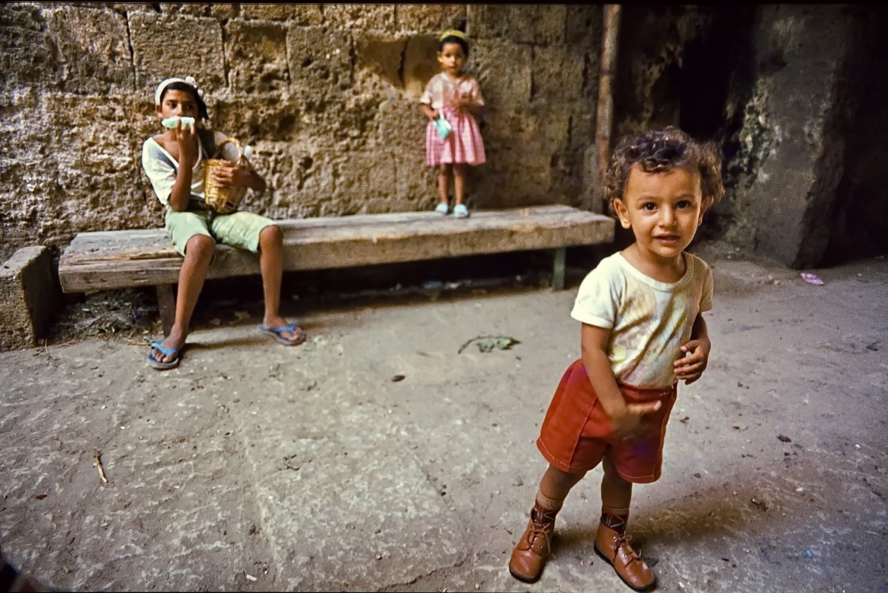 kinder in der altstadt akko, israel 1978