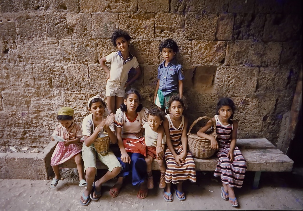 kinder in der altstadt akko, israel 1978