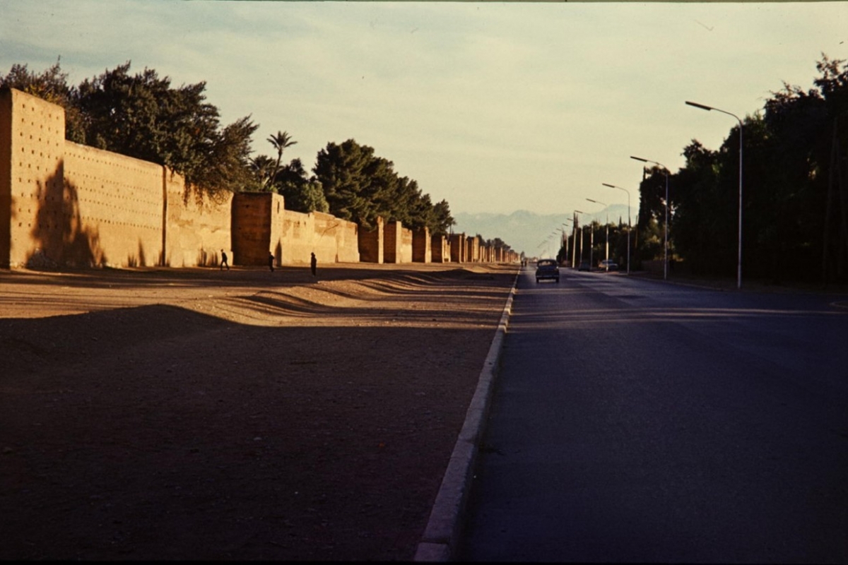 stadtmauer marrakesch, marokko 1968
