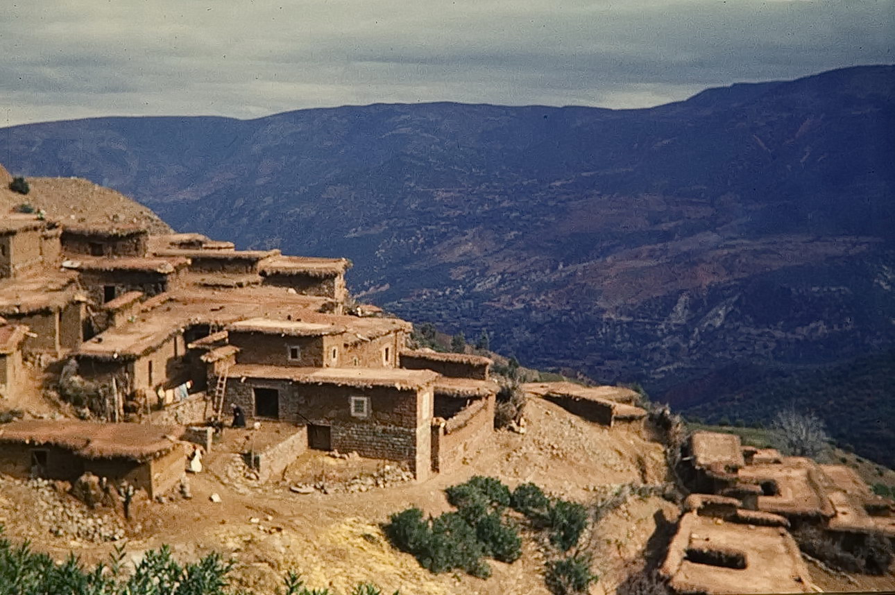 berbersiedlung im hohen atlas, marokko 1968