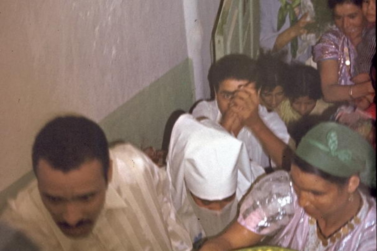 hochzeit ahmed + fatna, das brautpaar kommt, casablanca, marokko 1968