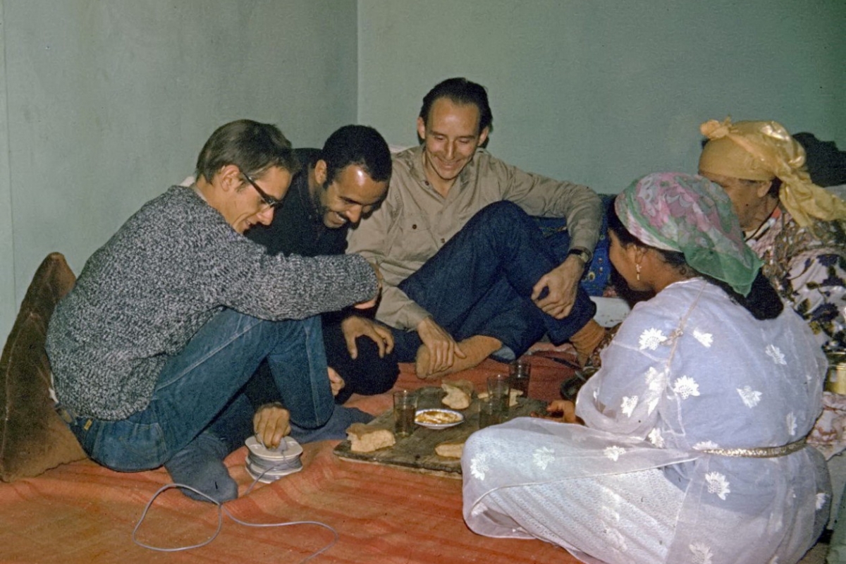 ahmed spielt mit dem fernauslöser, casablanca 1969