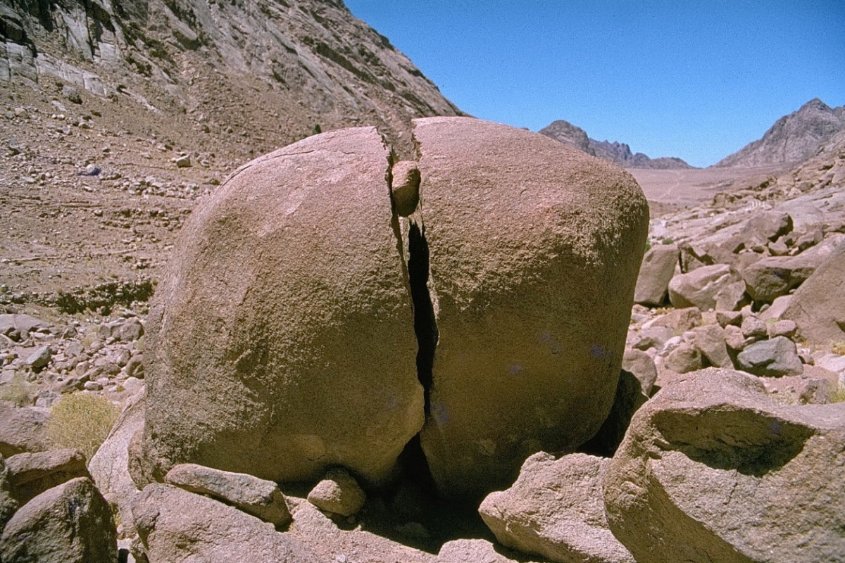 felsen beim katharinenkloster, sinai, 1978
