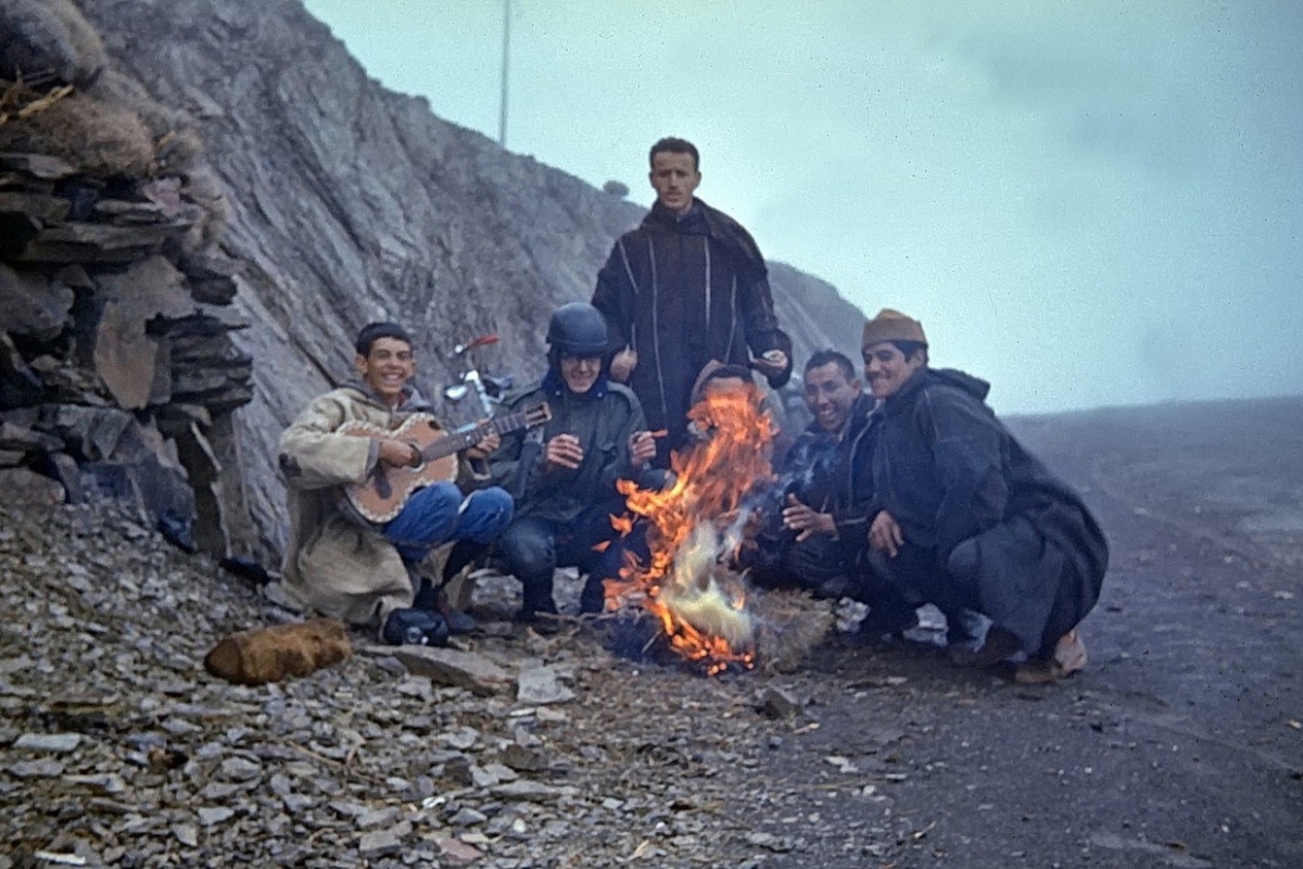 tizi n tichka, bergkristallverkäufer, marokko 1969