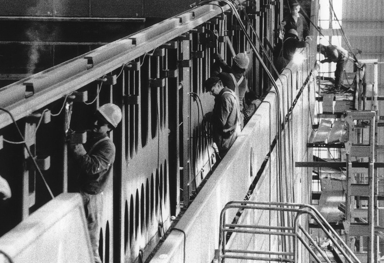 werft-arbeit, menschen auf der hitzler-werft, lauenburg, 1990